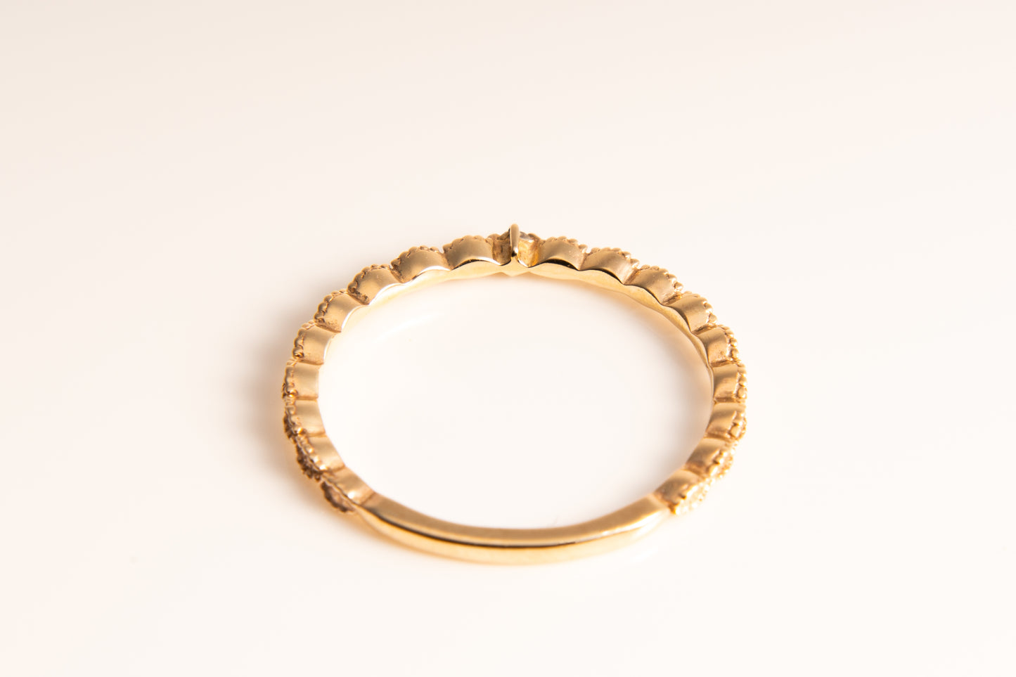 サマーミスト、控えめながら芯の強さを持つ指輪