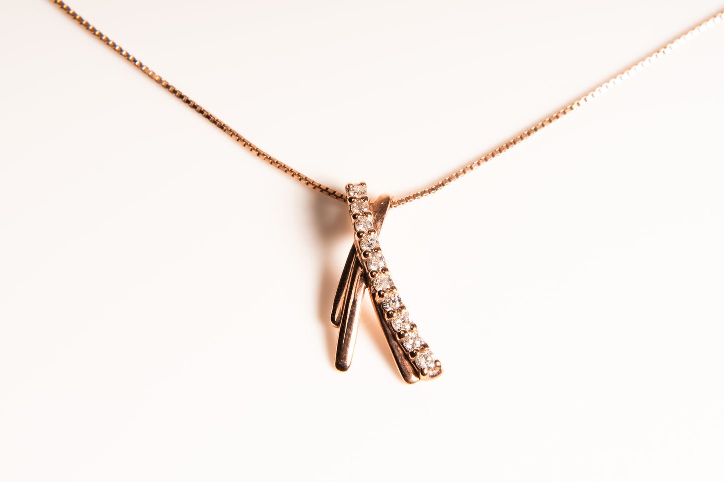 ビューティ・ストーン、上品な輝きをまとう、大人のジュエリー。