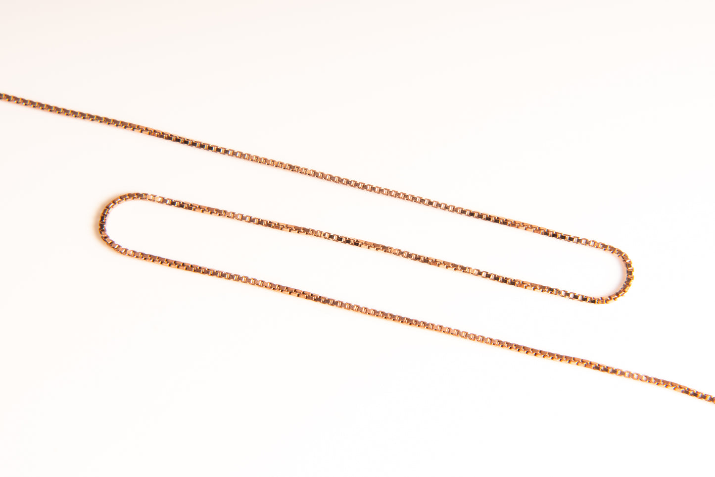 ビューティ・ストーン、落ち着いた女性にふさわしい輝き。