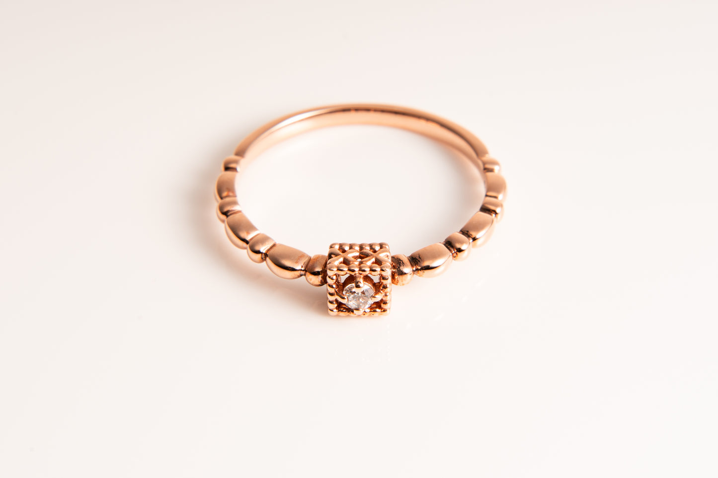 スターライト、K10PG×ダイヤの上品な輝き