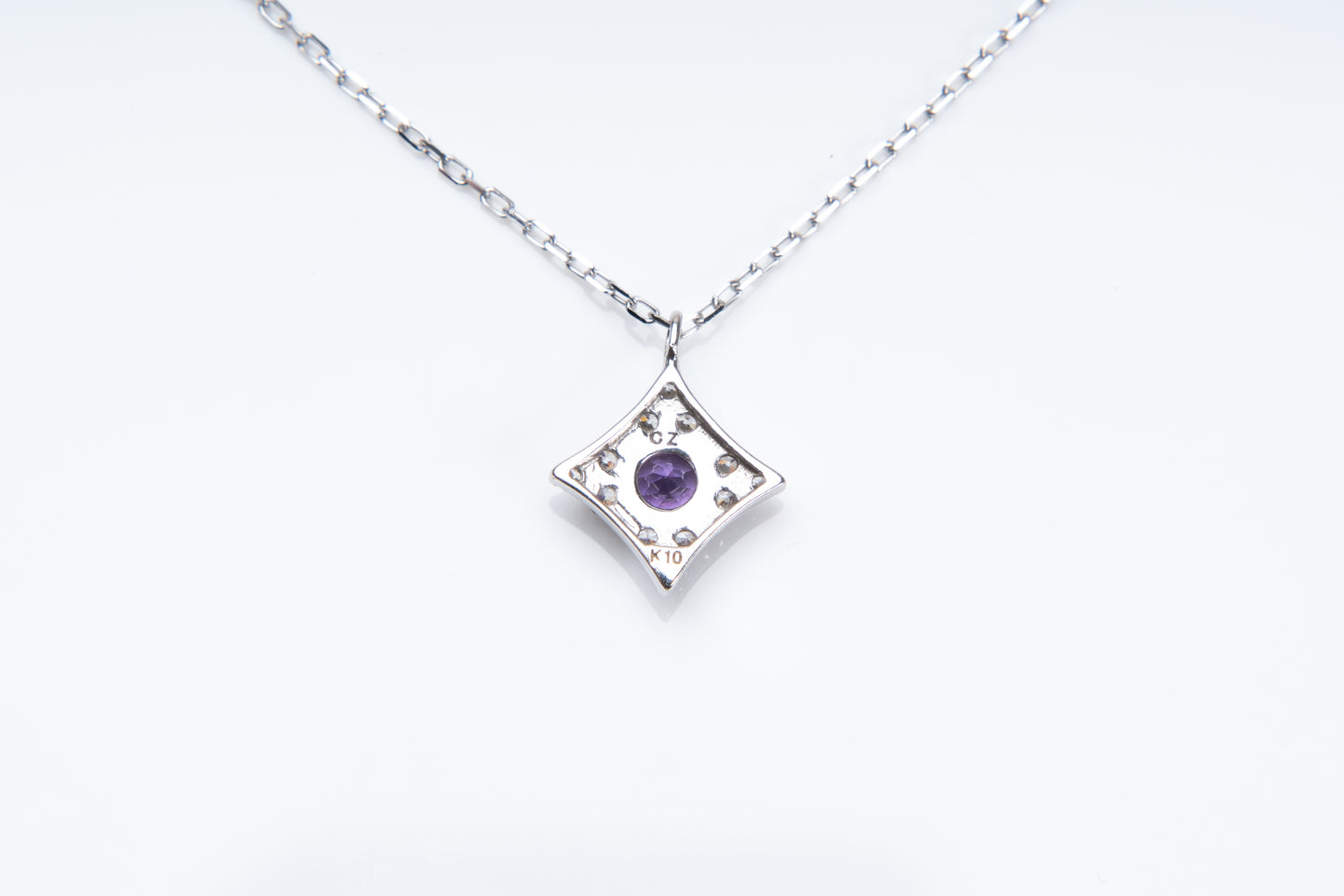 ラミレス、キュービックジルコニアの装飾が魅力