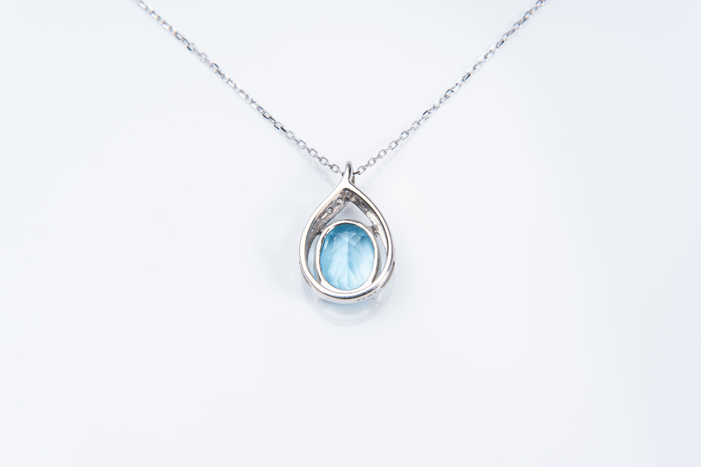 ウインタービーナス、K10YG×ジルコニアの華やかな輝き。