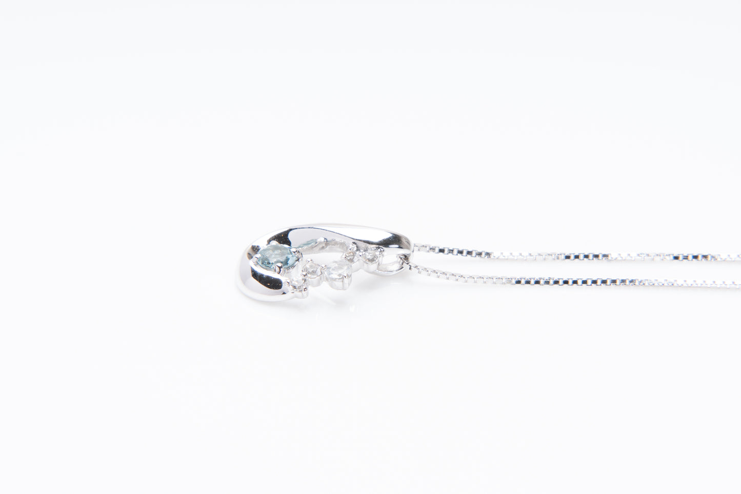 カカレット、「母なる愛の輝き」-のように