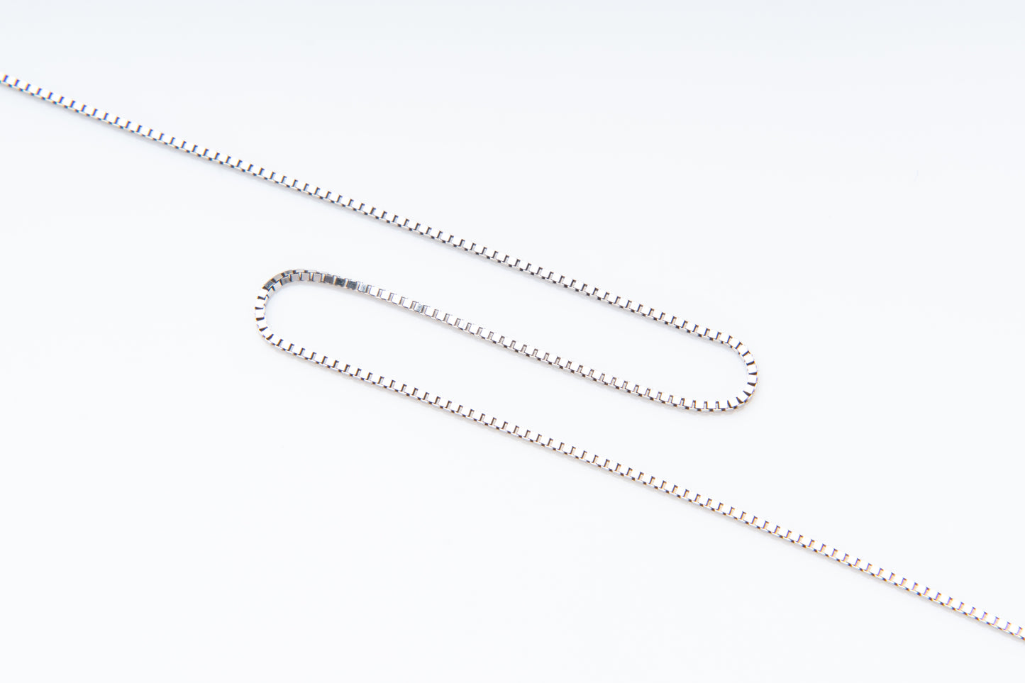 セルナ(Serna)、どんな時も優雅さを引き立てる