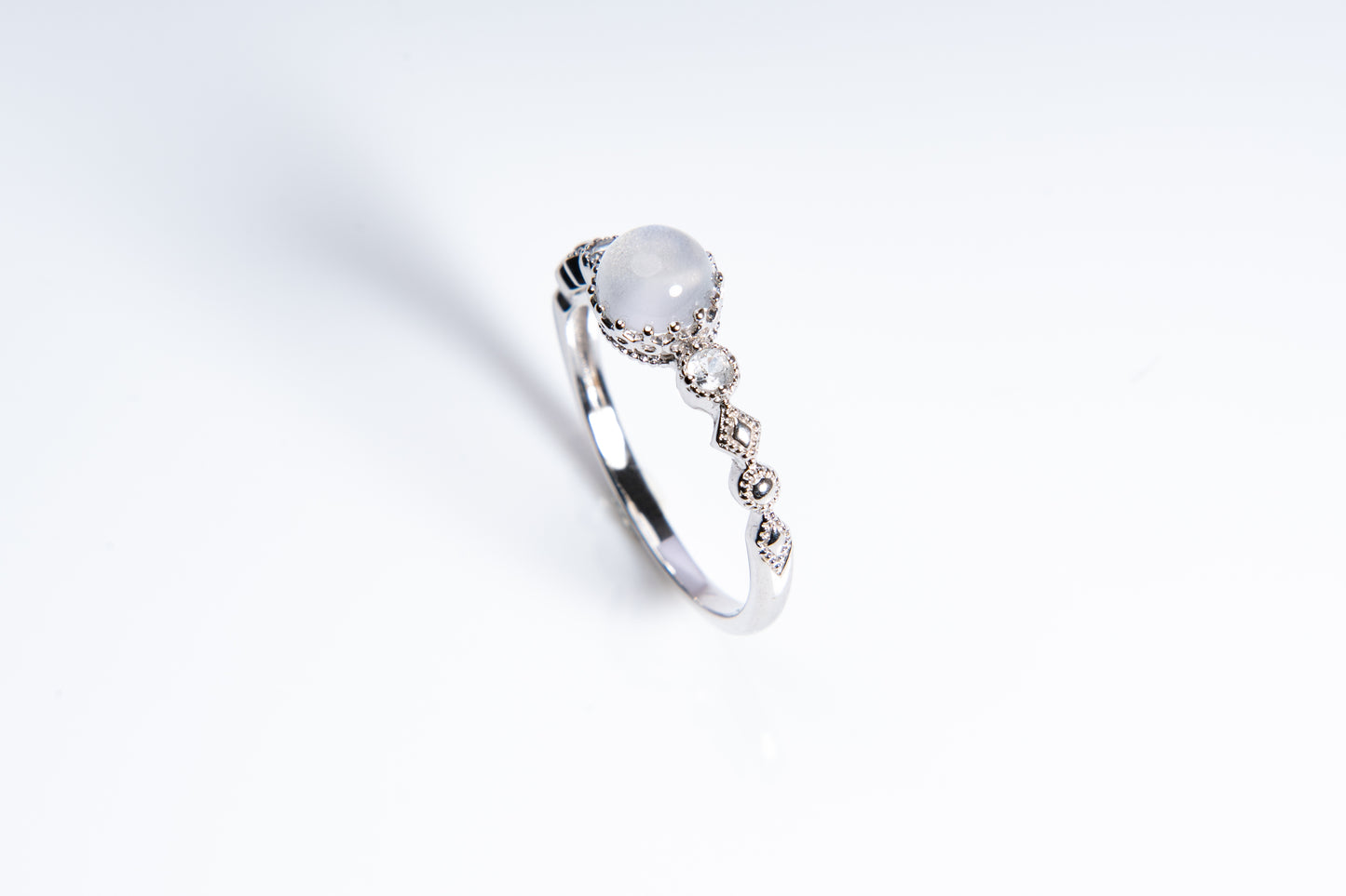 healing jewel、柔らかな色合いで心を癒す