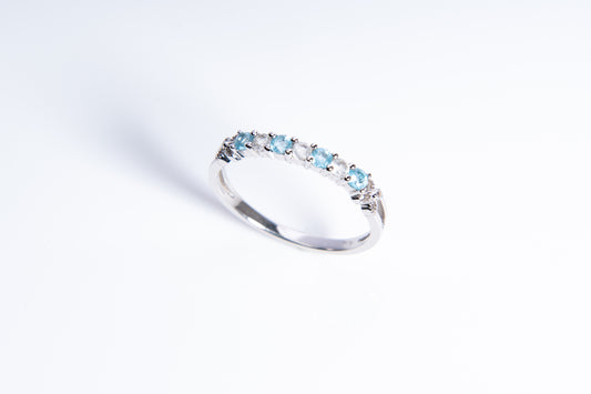 エターナルスノー、永遠に輝く雪の結晶を表現