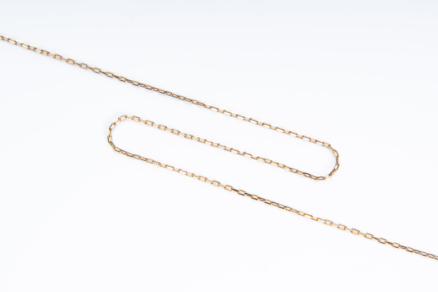 ノヴァジェム、繊細でありながら力強いデザイン