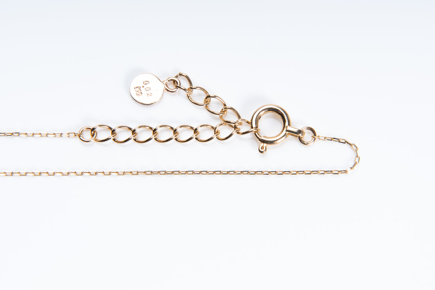 ノヴァジェム、夜空のような神秘的な美しさ