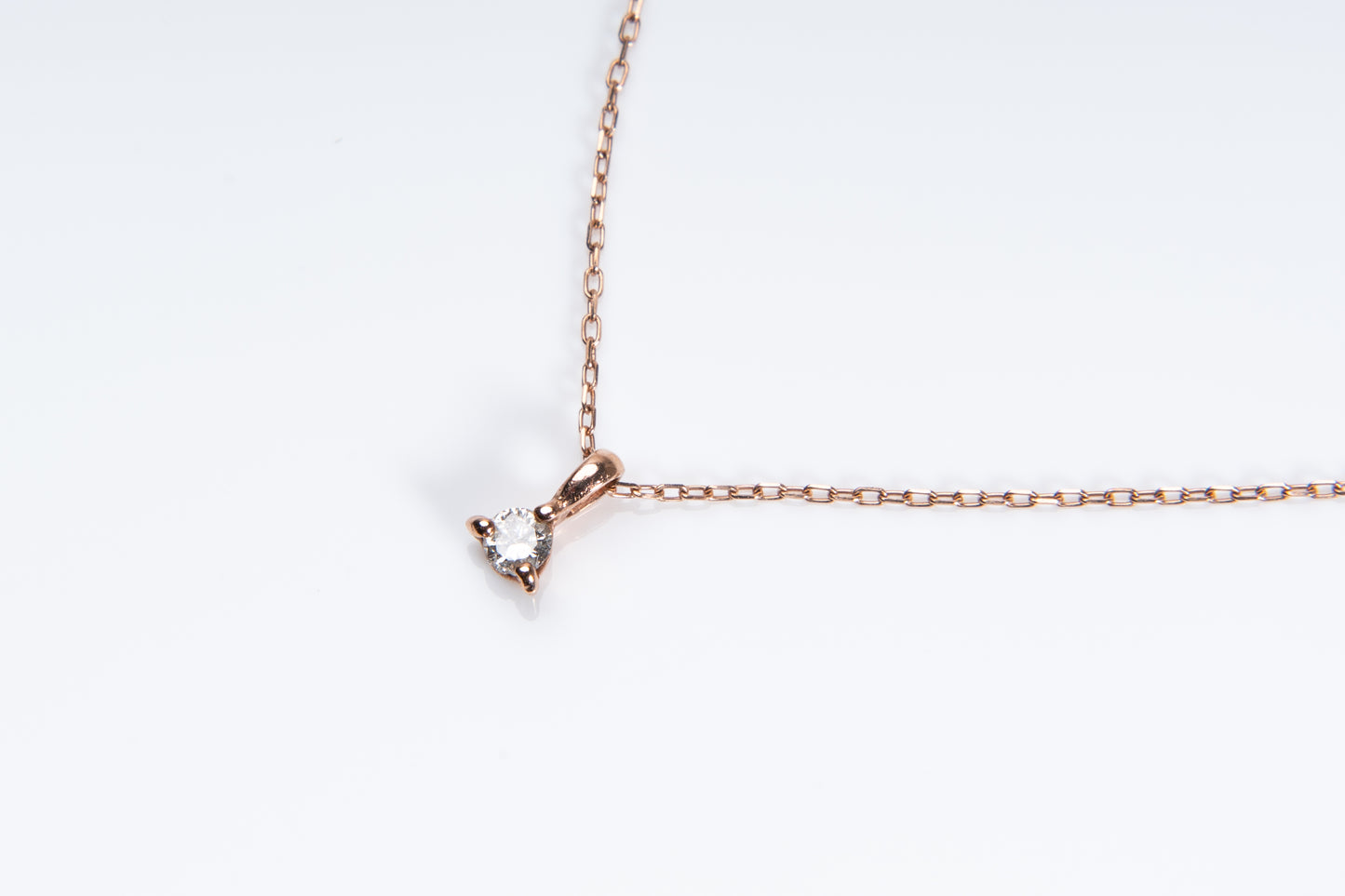 アートリー(Artlry)、個性的なコーディネートに映える