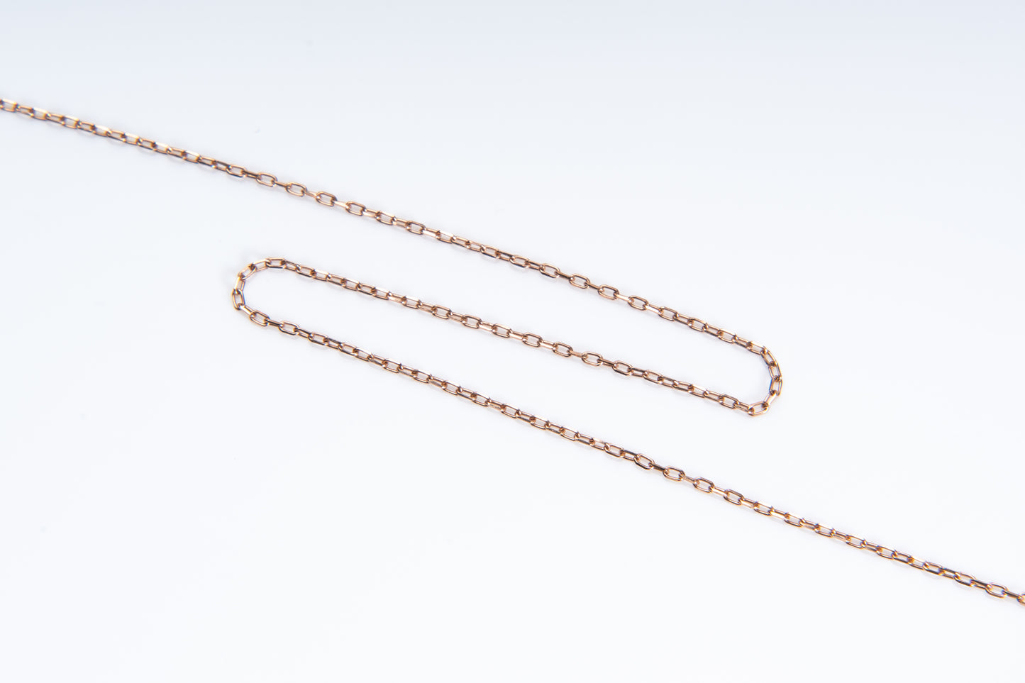 アートリー(Artlry)、さりげなくも存在感のある輝き