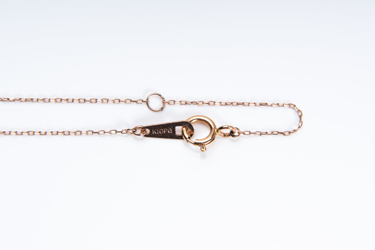 アートリー(Artlry)、多様性を象徴するモダンデザイン