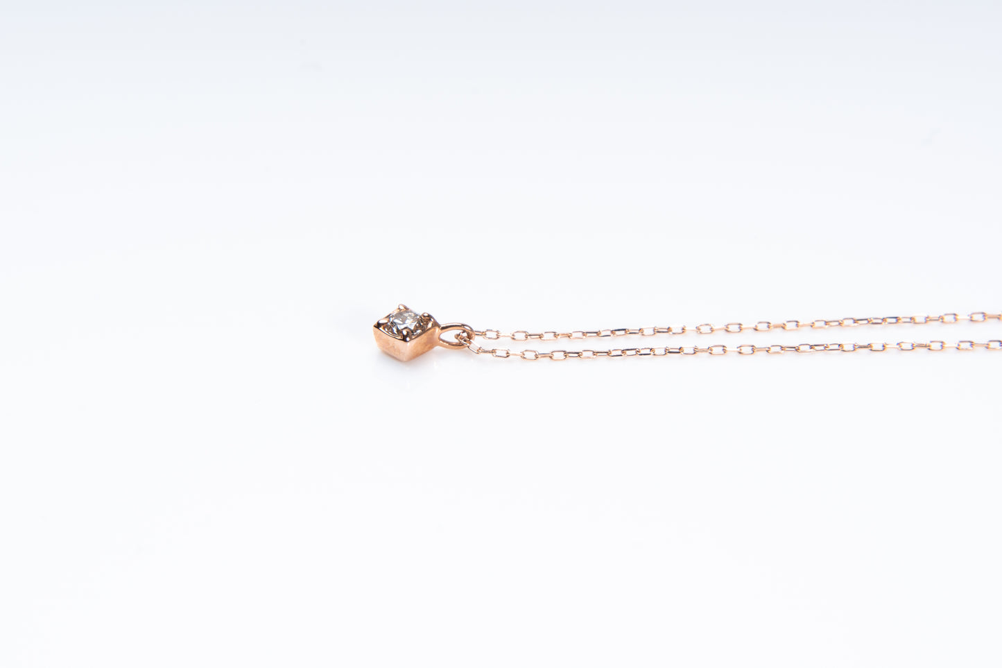 美の楽園、美しさの神秘を凝縮した宝石