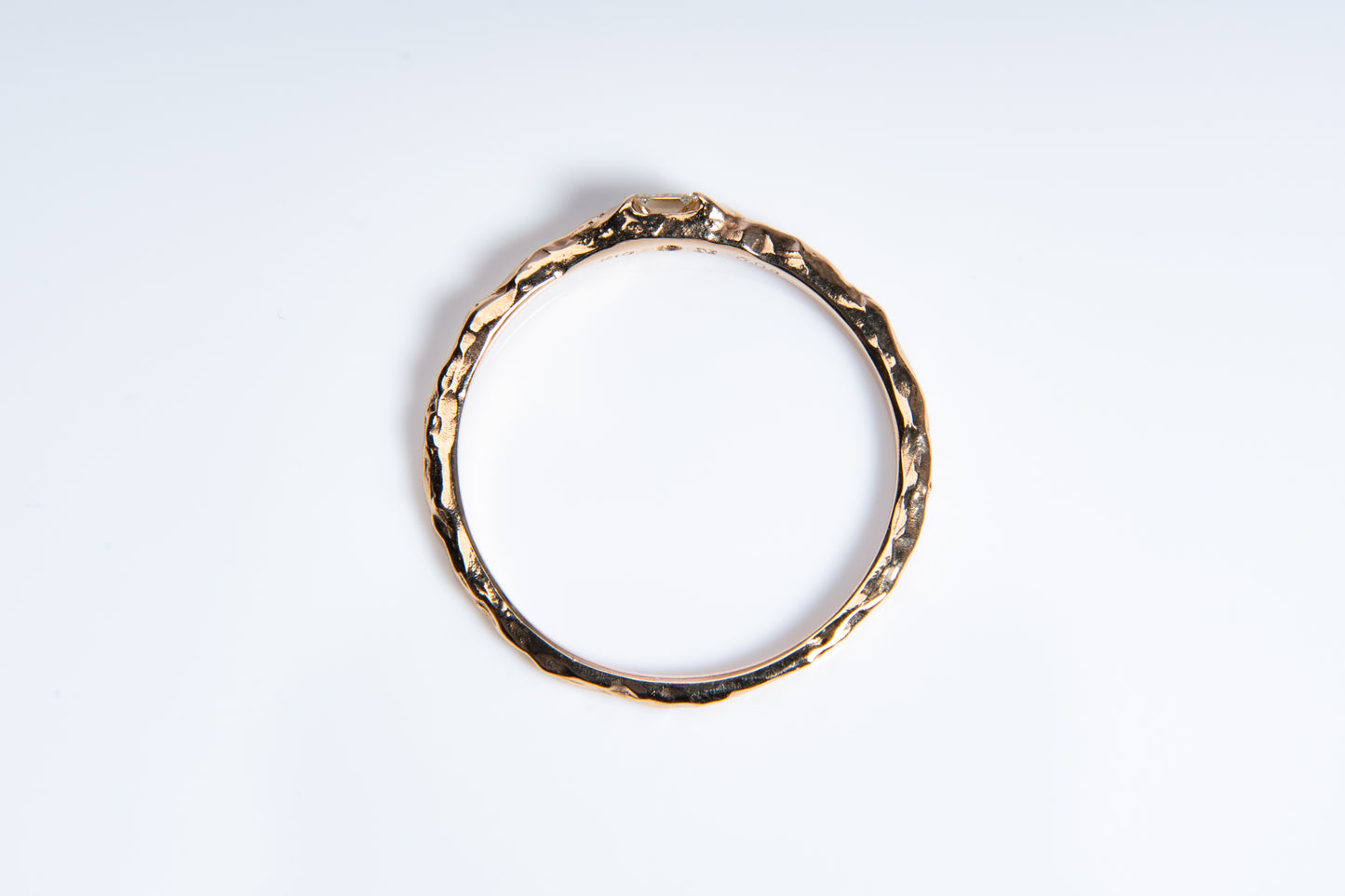 夜空の涙、大人の女性の強さを象徴