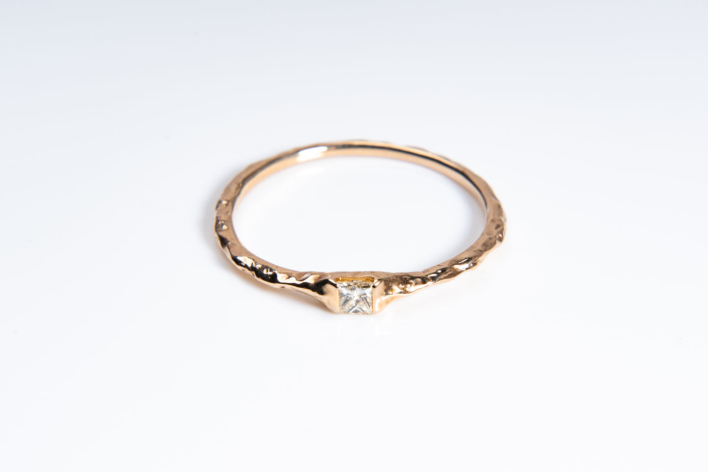 夜空の涙、どんなシーンにも馴染む上品さ