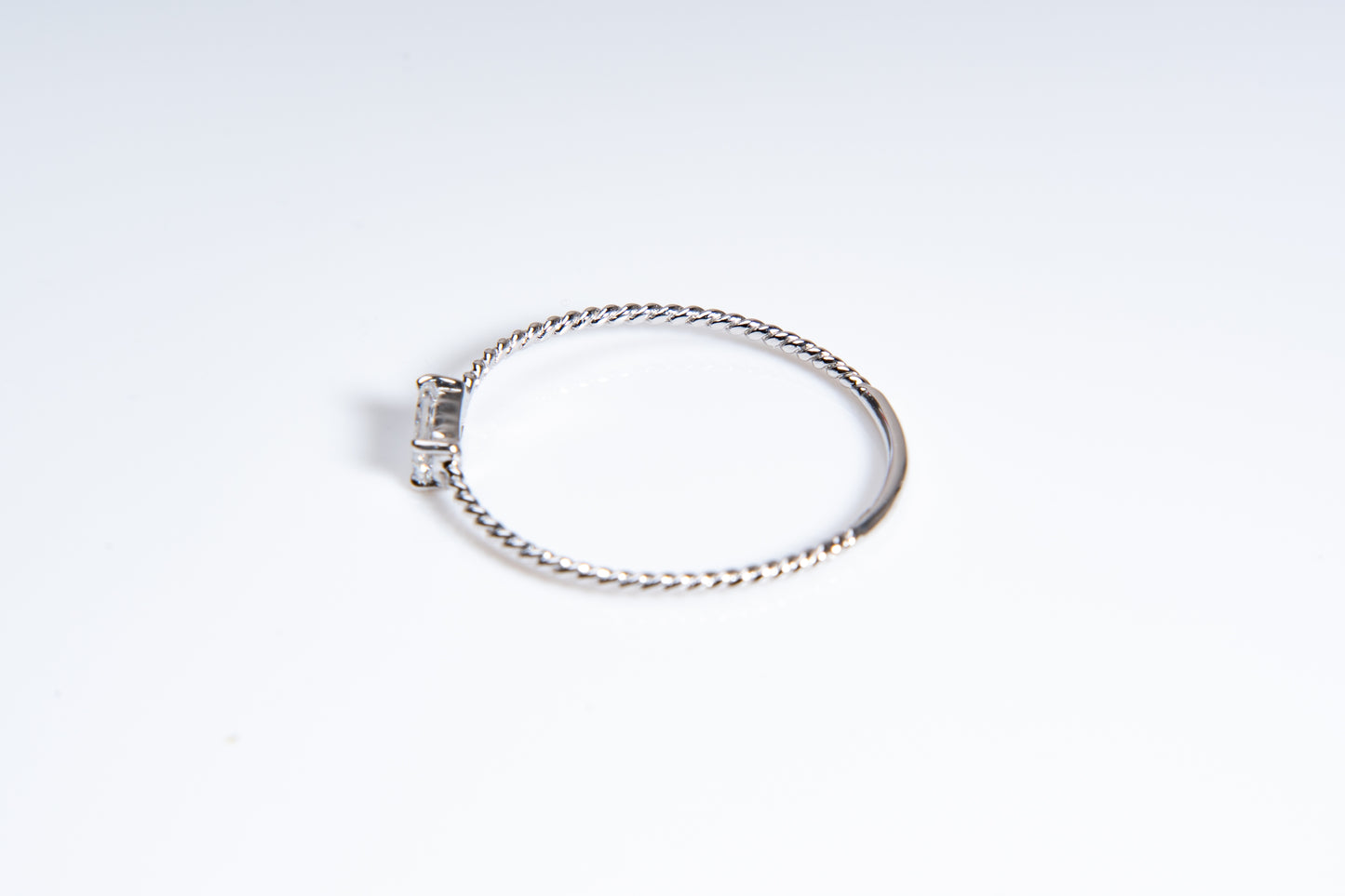 ルフレ、上品で洗練されたシルエット