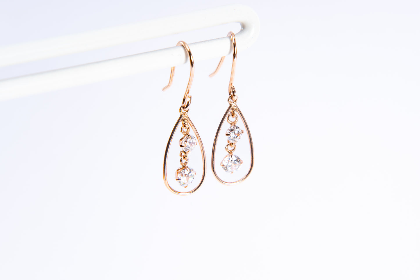 サンリリー、希望の光を宿したゴールドの輝き