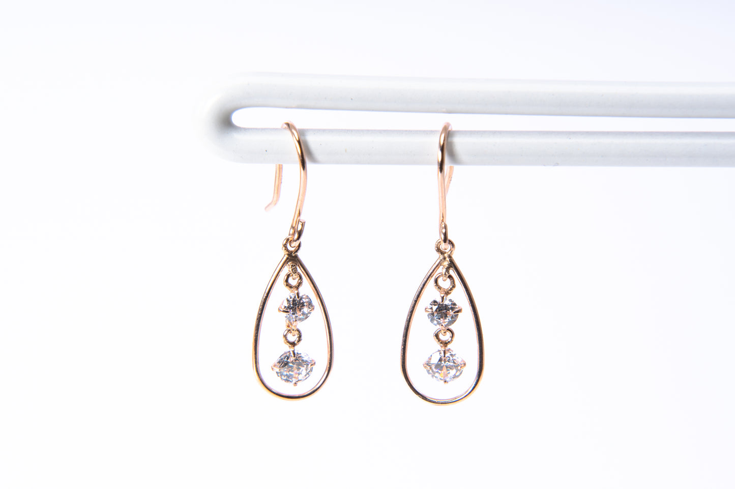 サンリリー、明るく前向きな人にぴったりのジュエリー