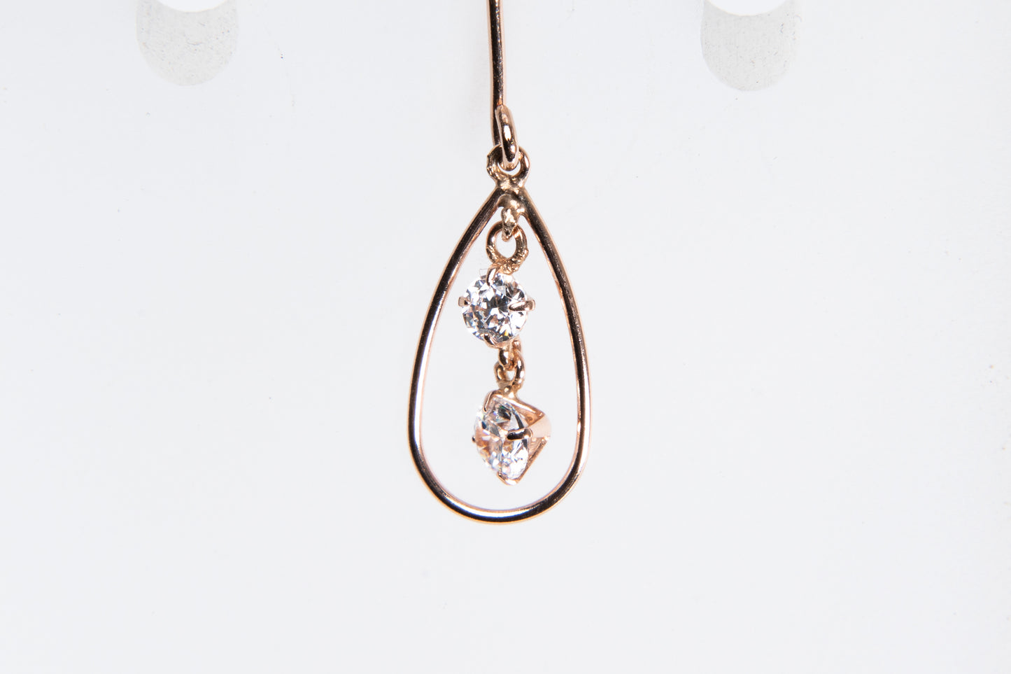 サンリリー、どんなシーンにも映える華やかなデザイン