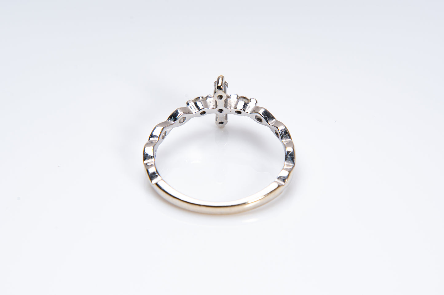 ノクシア(Noxia)、星のように繊細な煌めき