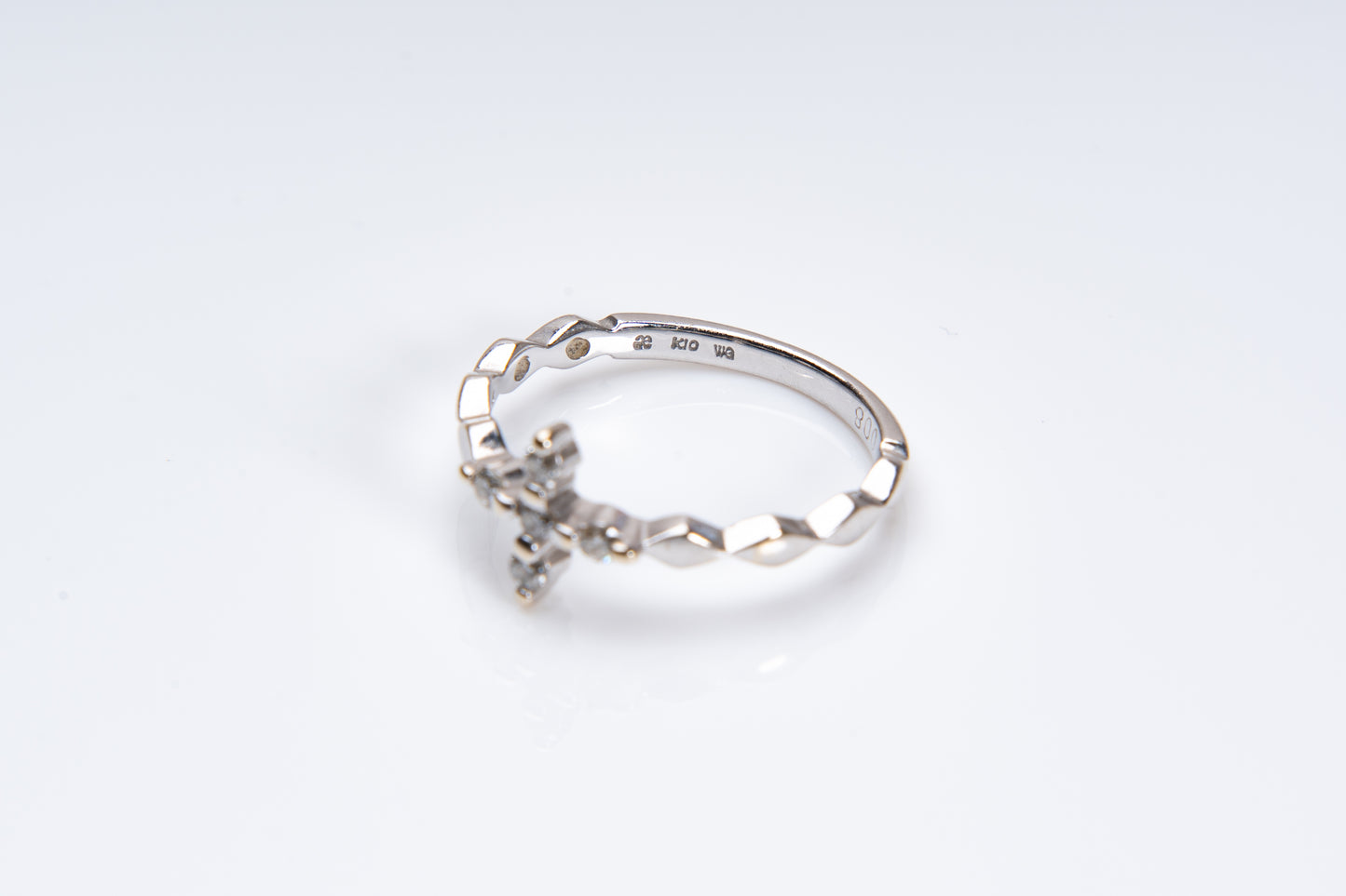 ノクシア(Noxia)、K10WGの上品で洗練された輝き