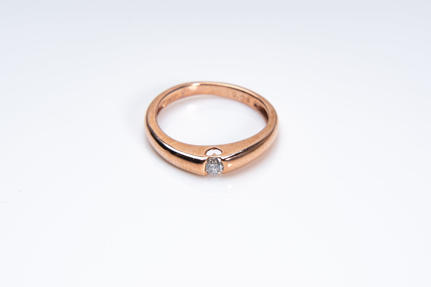 エルー、愛を大切にするすべての人へ