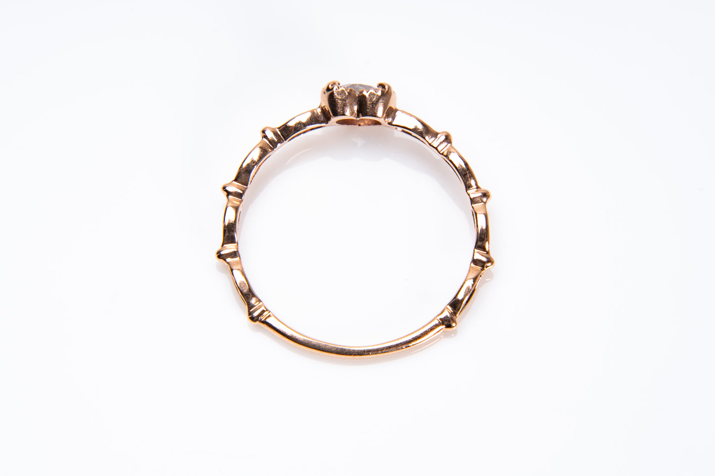 ビューティフルラブ、澄んだアクアマリンが輝くデザイン