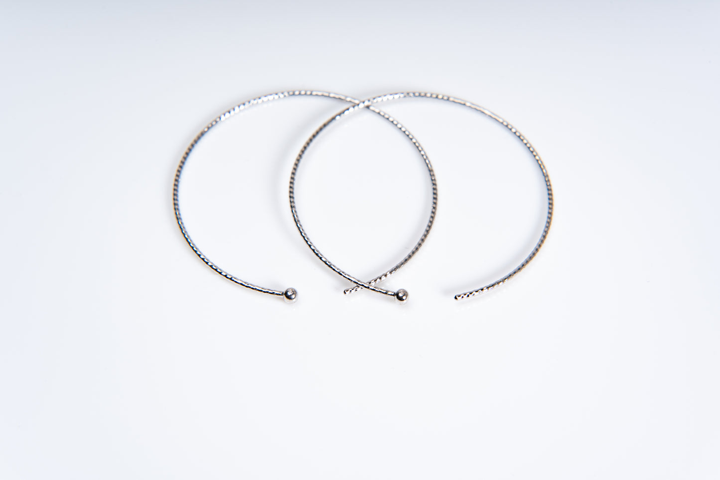 決意の結晶、無駄を省いたミニマルなフォルム