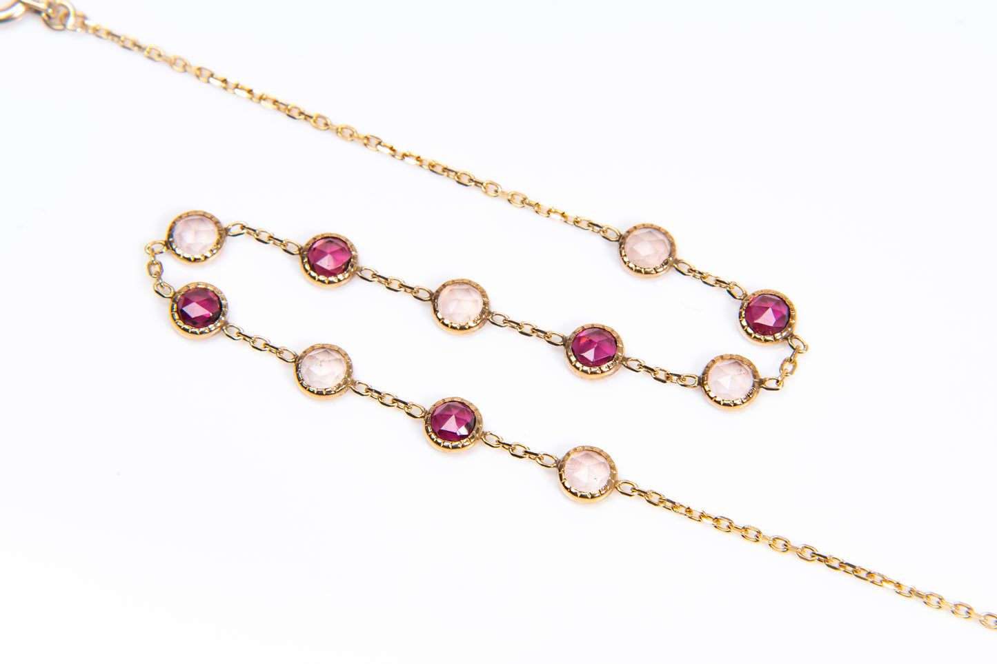 ラビットローズ、バラのような気品と可憐さを表現