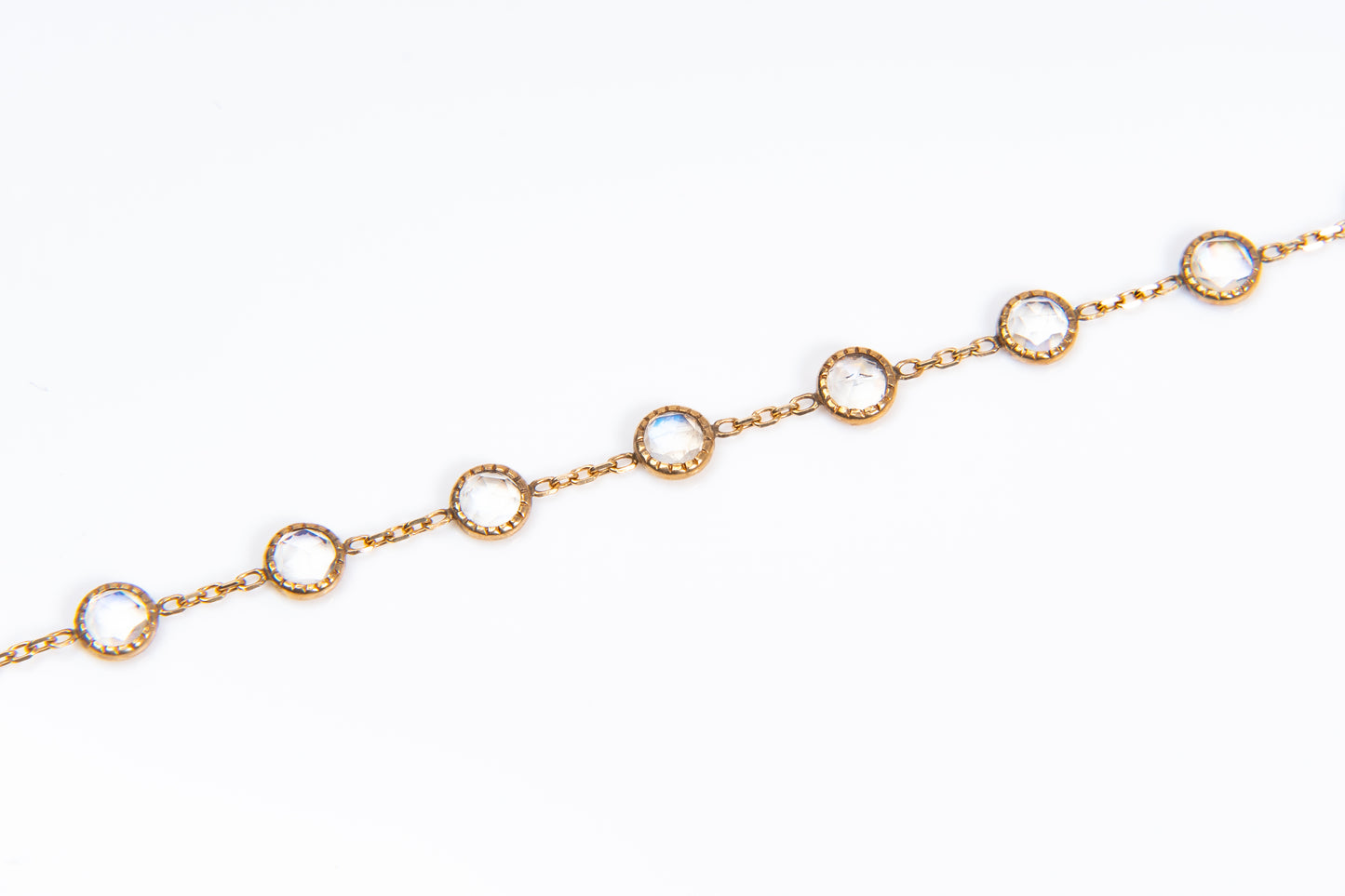 ウィズラブ、みんなに愛を贈ることで幸せに導く