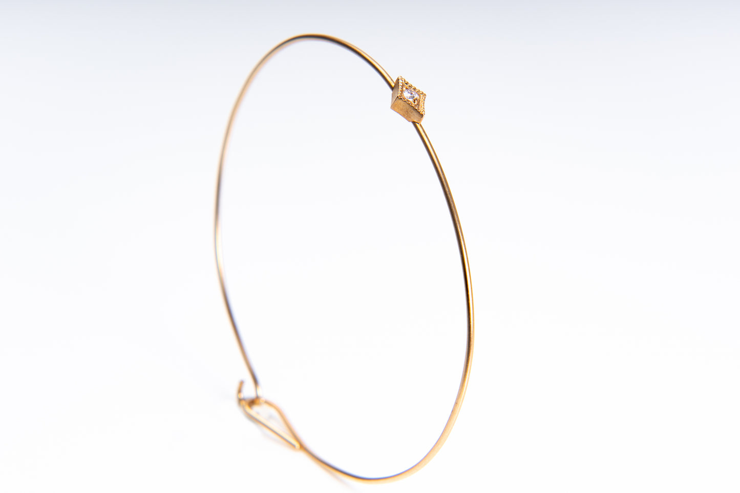 ラヴリーサン、愛の力が込められた特別な宝石